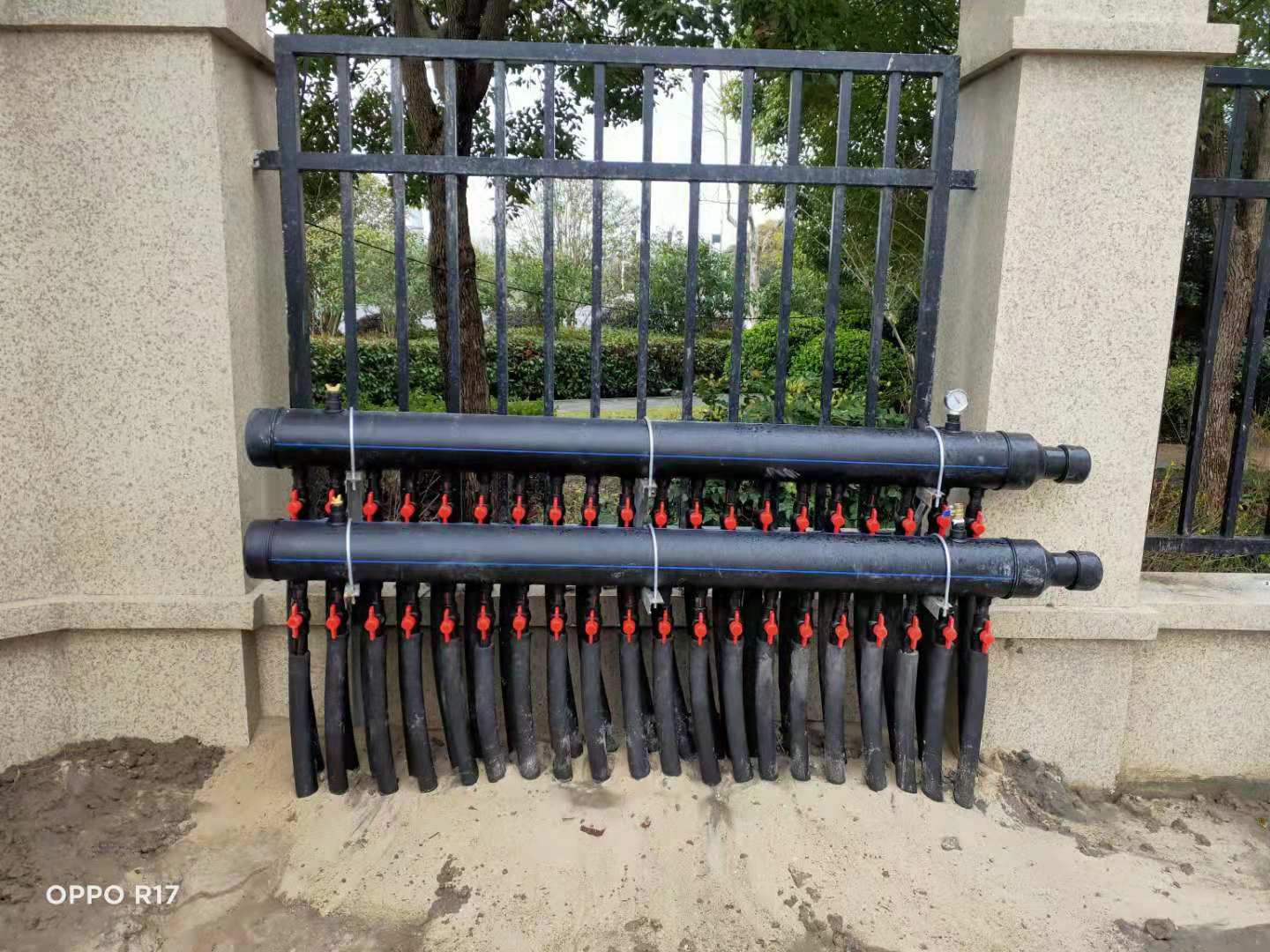 南通市別墅地源熱泵分水器安裝.jpg